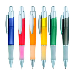 Bolígrafo plástico Discovery con cuerpo semi translúcido de colores y detalles en plata. Escritura azul, personalizable y perfecto para regalos corporativos