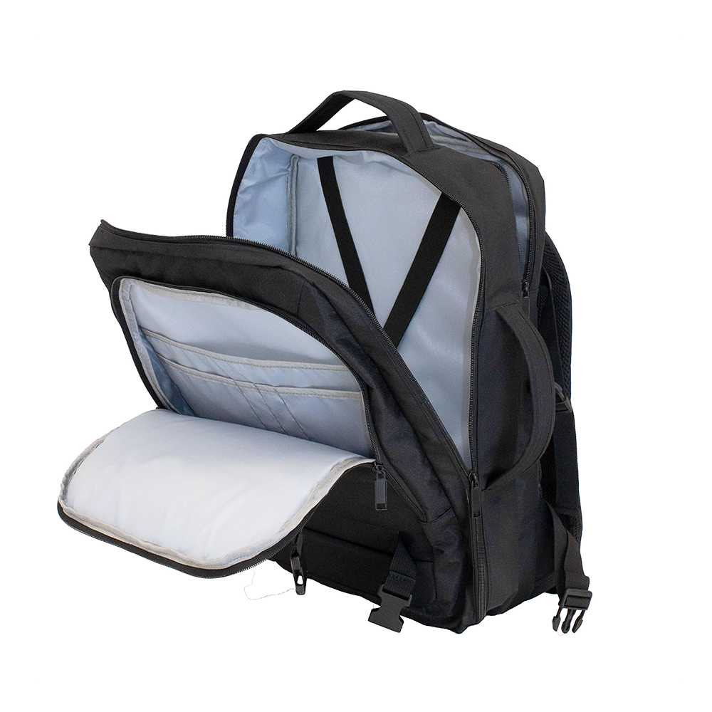 Detalle de la mochila MUNICH carry on, 20 litros con porta notebook de hasta 17 pulgadas.