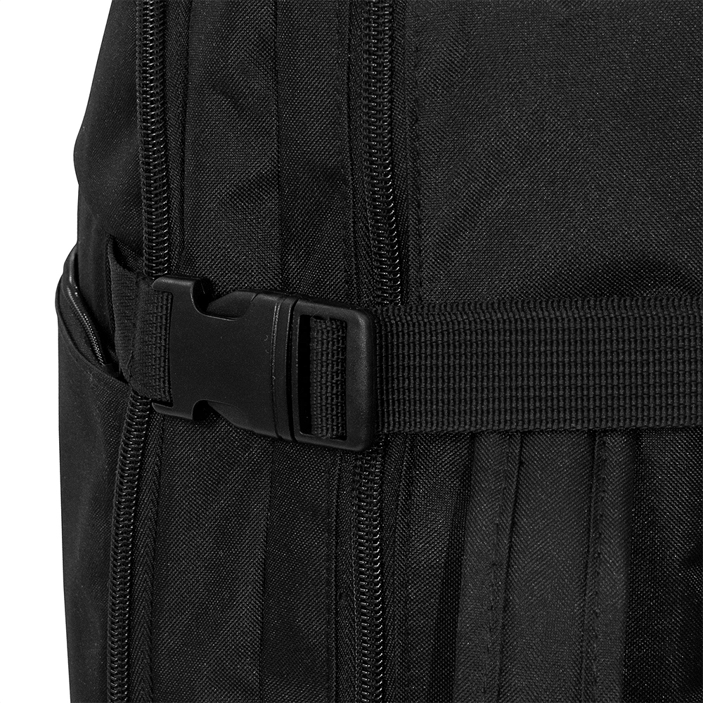 Detalle lateral exterior de la mochila MUNICH carry on, 20 litros con porta notebook de hasta 17 pulgadas.