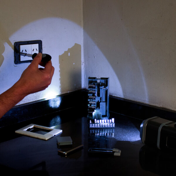 Linterna con set de herramientas DUIT - Imagen 7