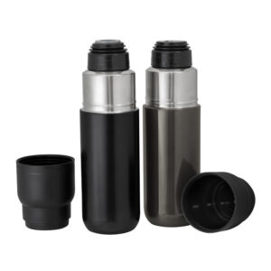 Dos Termos Capter de acero inoxidable, mantiene por más de 12 hs la temperatura de las bebidas calientes y 24 horas de las bebidas frías. Incluye las tazas de cada termo