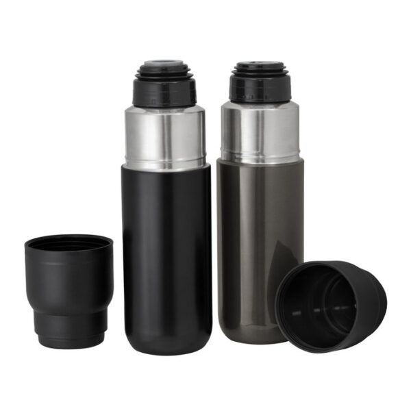 Dos Termos Capter de acero inoxidable, mantiene por más de 12 hs la temperatura de las bebidas calientes y 24 horas de las bebidas frías. Incluye las tazas de cada termo