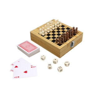 Set de juegos corporativo POKADA de bambú con ajedrez, cartas de póker y dados