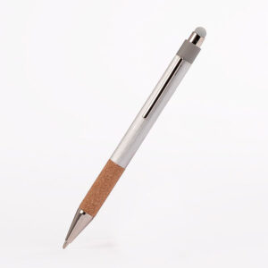 Bolígrafo ZERMATT de aluminio reciclado con grip de corcho natural y punta touch corporativa.