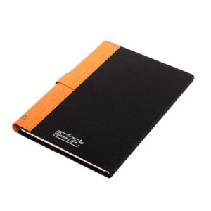 Cuaderno A5 BOSTON de fieltro reciclado, elegante y sustentable, ideal como regalo corporativo profesional. Negro.