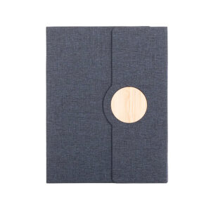 Cuaderno A5 TAHITI de RPET reciclado con cierre magnético y detalle de bambú natural. Azul.