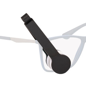 Limpiador de lentes OPTIC tipo pinza con pads de microfibra, accesorio práctico para regalos corporativos.