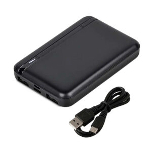 Power bank portátil Boost negro de 5000 mAh con doble salida USB y carga rápida.