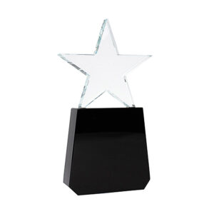 Trofeo galvano BIONDI de cristal con base negra y estrella para reconocimiento corporativo.