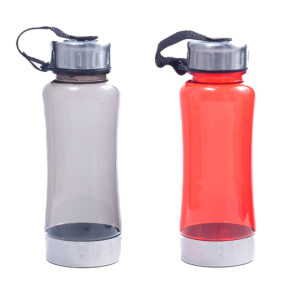 Botellas deportiva plásticas traslúcidas con tapa y base de acero inoxidable en colores negro y rojo.