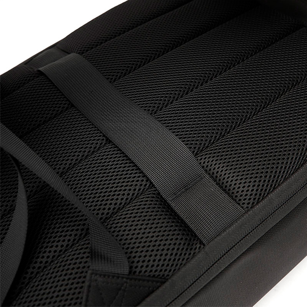 Mochila Machen Water Resistant con compartimento para notebook 15,6”. Acolchado.