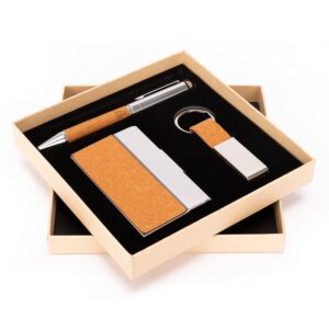 Set TORAJA de cuero reciclado con bolígrafo, llavero y porta tarjetas.