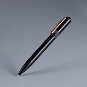 Bolígrafo Barrick negro con clip encobrizado, diseño elegante y formato de Ø1,2 x 14 cm para uso corporativo.