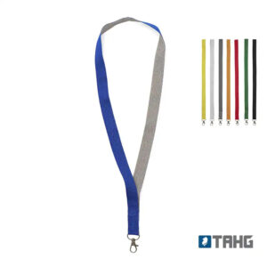 Lanyard Rhapsody de poliéster con mosquetón metálico y cierre de seguridad de velcro para portar credenciales e identificaciones.